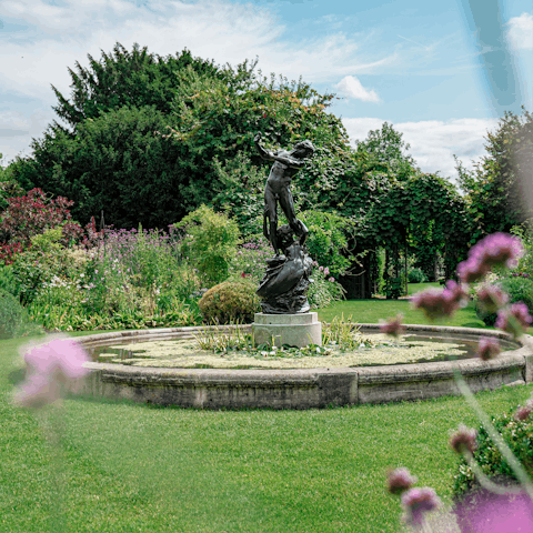 Stay in Fitzrovia, an easy walk from Regent's Park