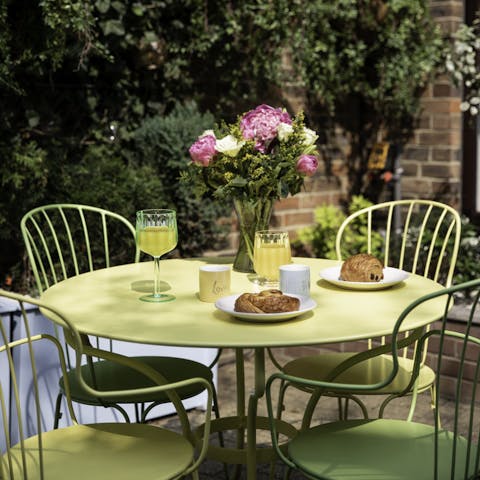 Dine al fresco in the private courtyard
