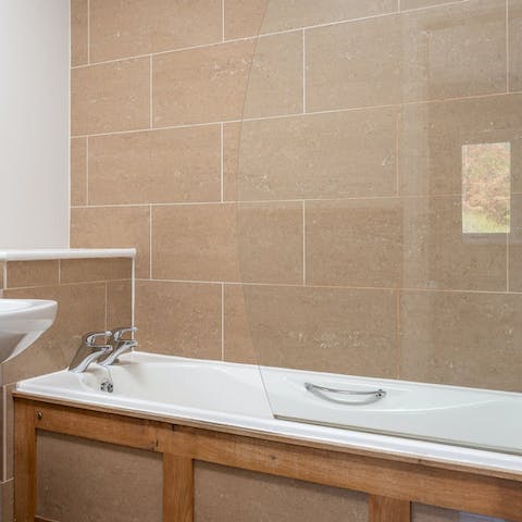 Avoid queues in the morning thanks to the home's four ensuites