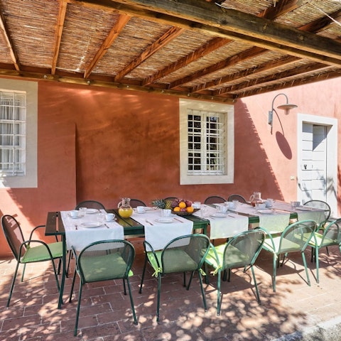 Tuck into delicious Italian feasts dining alfresco