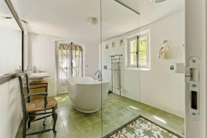 Bathroom photo