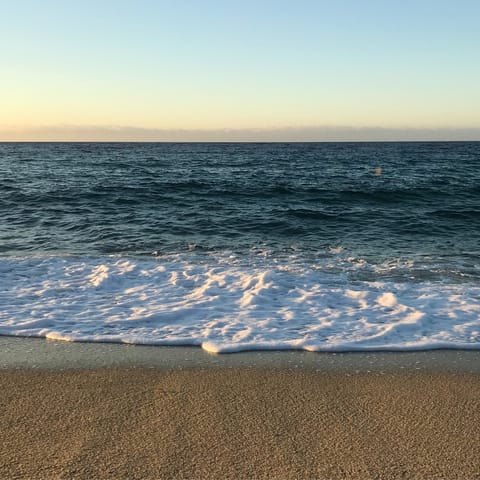 The beach of Sant Antoni de Calonge is five kilometres away from the home