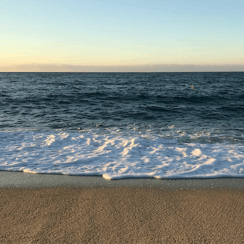 The beach of Sant Antoni de Calonge is five kilometres away from the home