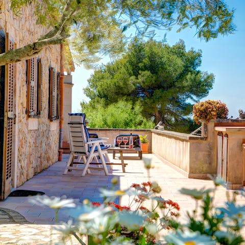 Find a quiet spot for a scenic sundowner