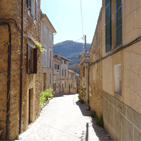 Explore all that the traditional town of Felanitx has to offer
