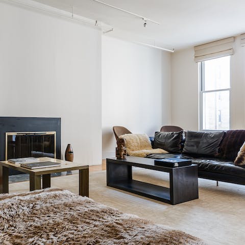 Choose between three stylish living areas a let the group spread out