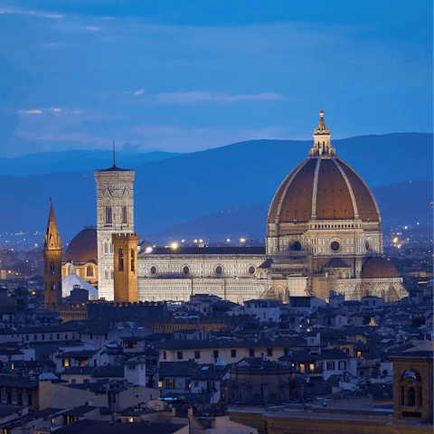 Take a six-minute stroll to Cathedral of Santa Maria del Fiore