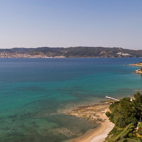 Walk down to the nearby beach in under five minutes