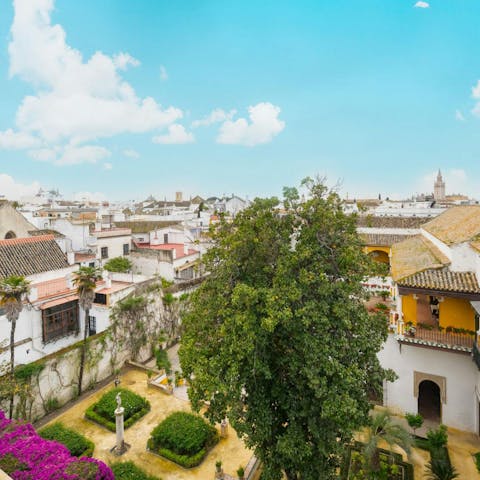Wake up to views of Casa de Pilatos’ tranquil gardens from the bedroom