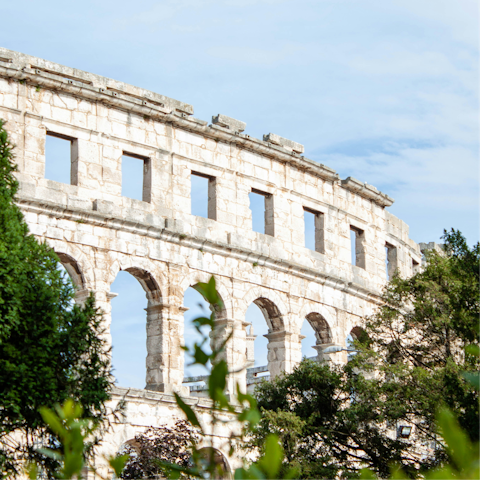 See the sights of Pula, 10km away