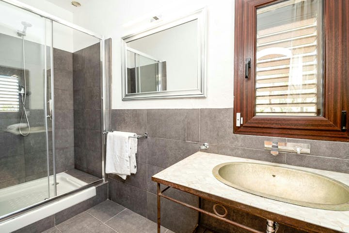 Bathroom photo