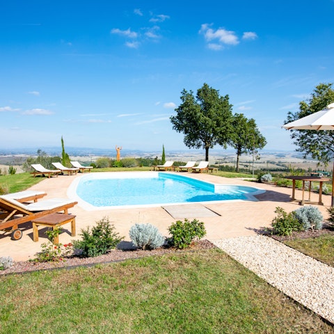 Make the most of the Tuscan sunshine with days by the pool