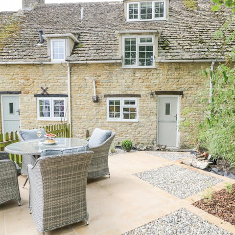 Relax in the Gloucestershire sun in the private garden