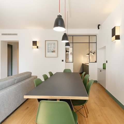 Gather as a group for coffee and croissants before a day of sightseeing