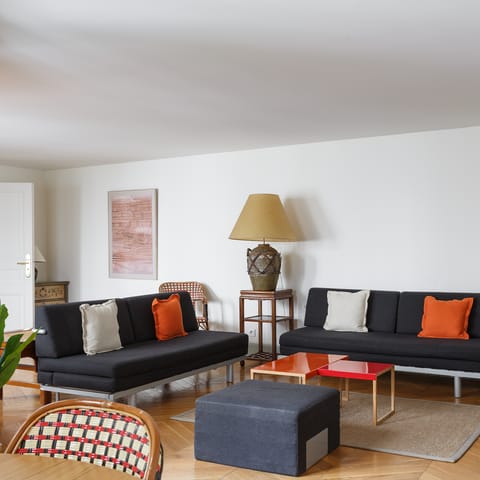 Open up some pinot noir and get comfortable on the sofa at the end of a day of sightseeing