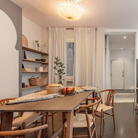 Celebrate your stay and raise a glass of fine Spanish wine at the dining table