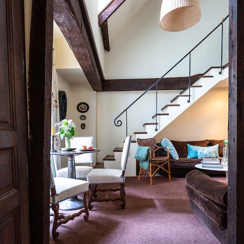 Double height ceilings for clear headspace