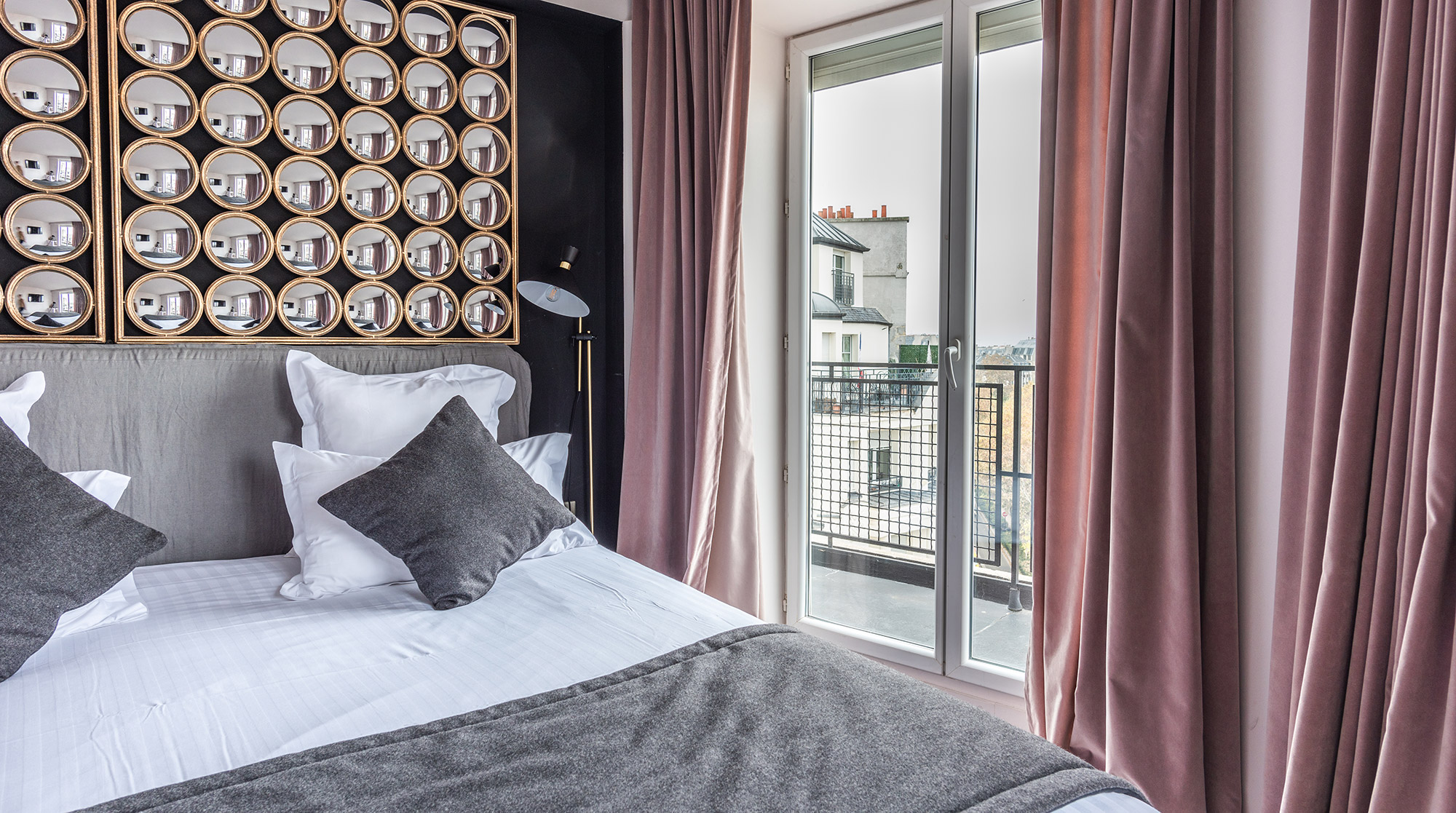 Hotel Le Chat Noir, Paris – Updated 2024 Prices