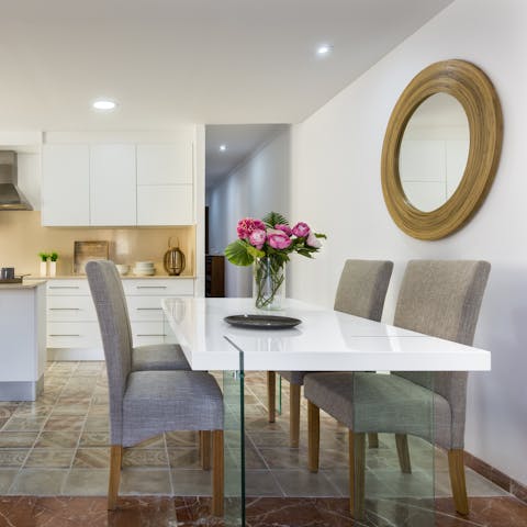Come together around the dining table for a breakfast of sacromonte omlettes