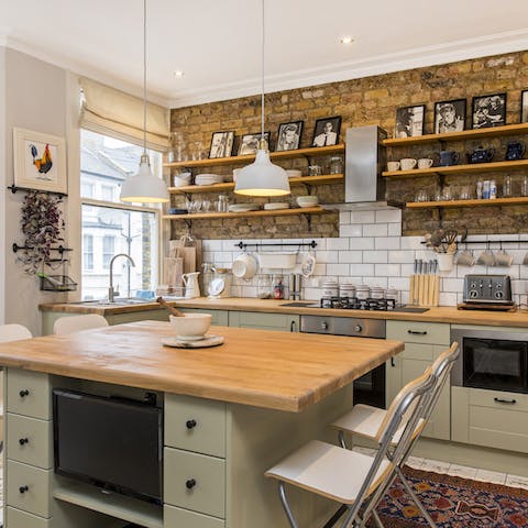 The homely & inviting kitchen