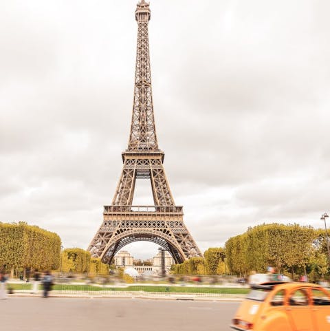 Stay just a five-minute walk away from the Eiffel Tower
