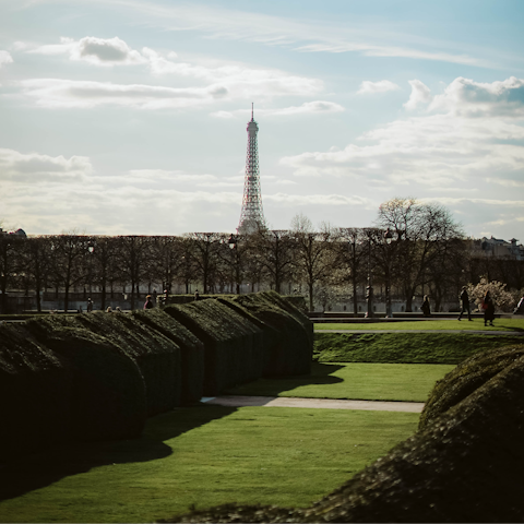 Stay in this area of Paris and visit iconic landmarks like the nearby Arc de Triomphe