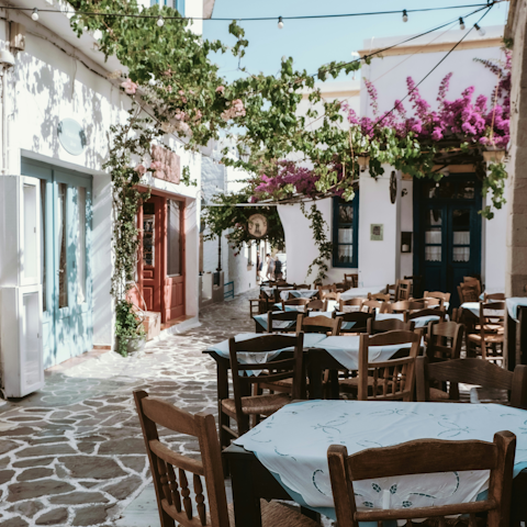 Stay right in the heart of Plaka, with tavernas and lanes on your doorstep
