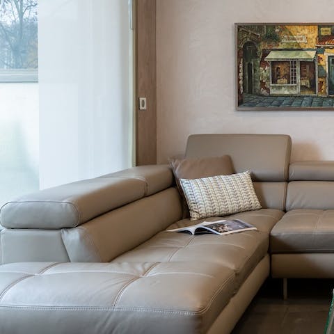 Sumptuous corner sofa to put up your feet