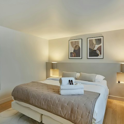 Sink into restful sleep after days of gallery-hopping