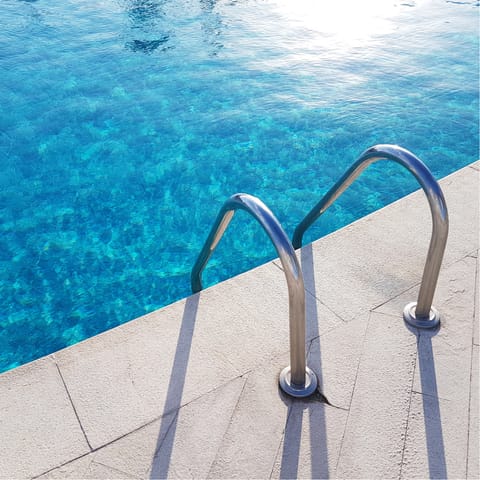 Take a dip in the shared swimming pool when you tire of the lake