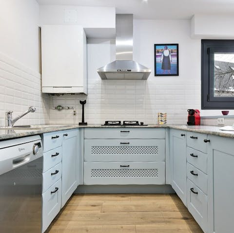 Prepare delicious meals in the fully equipped kitchen