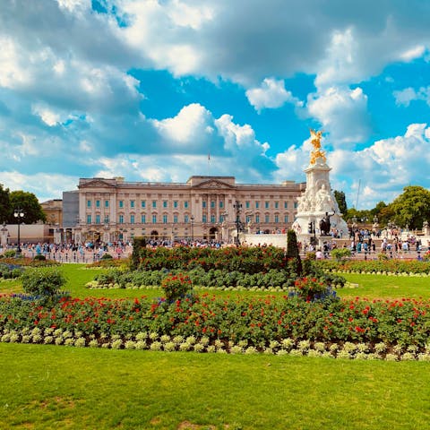 Stay a twenty-minute stroll from Buckingham Palace