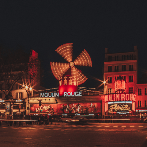 Enjoy a night out in lively SoPi – the Moulin Rouge is moments away
