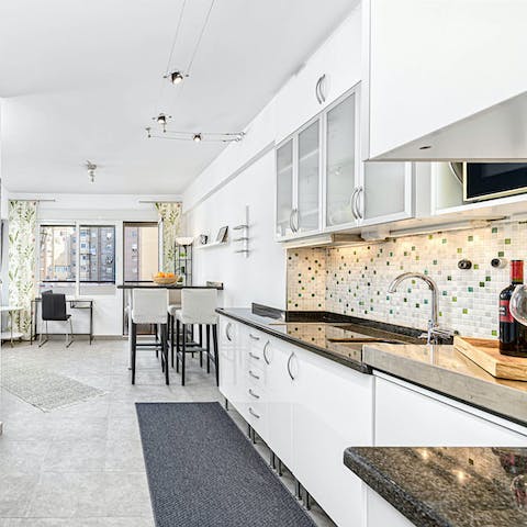 Prepare delicious meals in the fully equipped kitchen