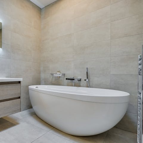 End a day of country walks in the egg-shaped soaking tub