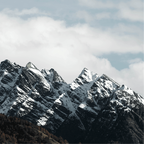Take the free shuttle 10 minutes to the ski runs at Corviglia Piz Nair