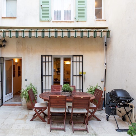 Fire up the barbecue and dine alfresco on the private terrace