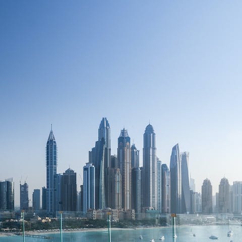 Stay in the ultra luxurious resort area of Palm Jumeirah