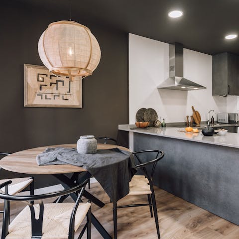 Sip horchata in this handsome kitchen-diner and chat about your plans for the day