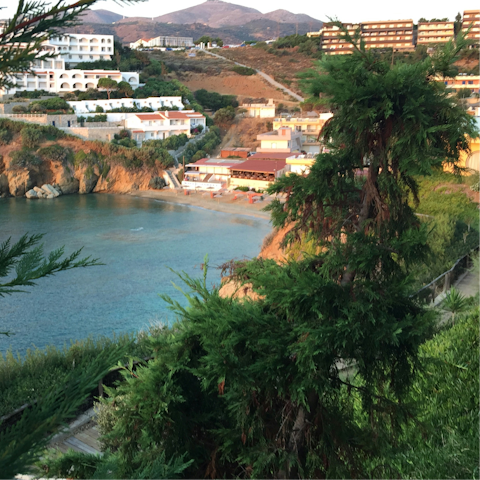 Visit the coastal village of Agia Pelagia – a 3-kilometre drive away