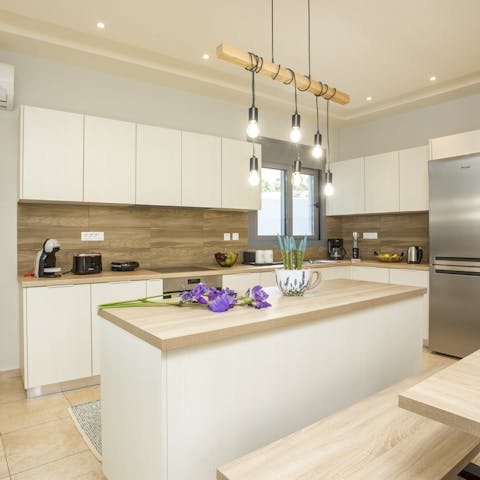 Bond over this minimalist, well-fitted kitchen
