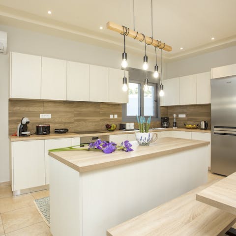 Bond over this minimalist, well-fitted kitchen