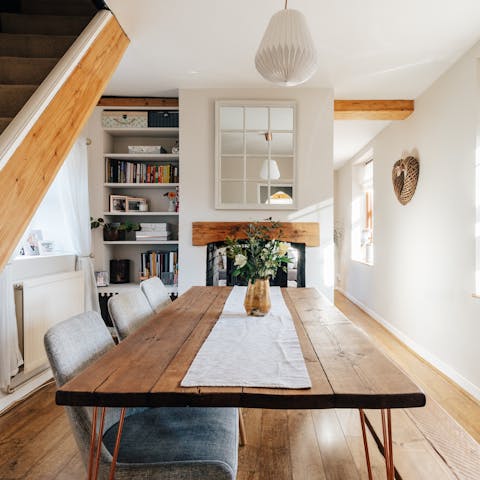 Serve up homemade meals at the dining table – roast diner anyone?
