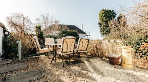 Relax in the garden on sunny afternoons after a morning of shopping in the centre of Bristol