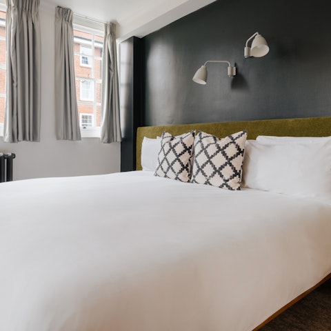 Wake up well-rested in the plush bed and get ready for a day of exploring