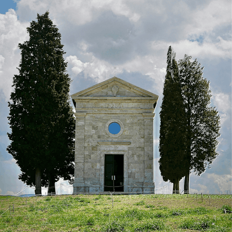 Fall in love with Tuscany while exploring the Val d'Orcia