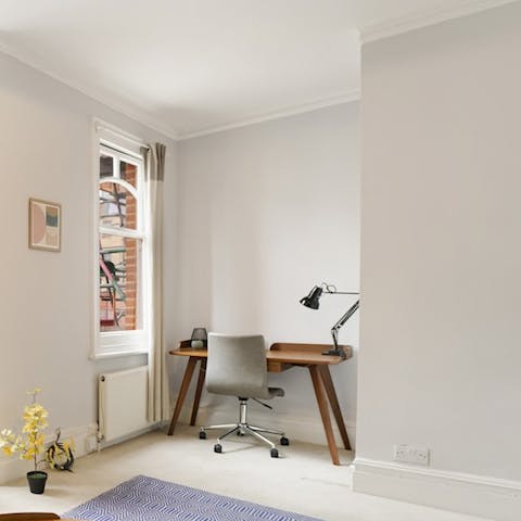 Get in focus mode at the dedicated desk corenr