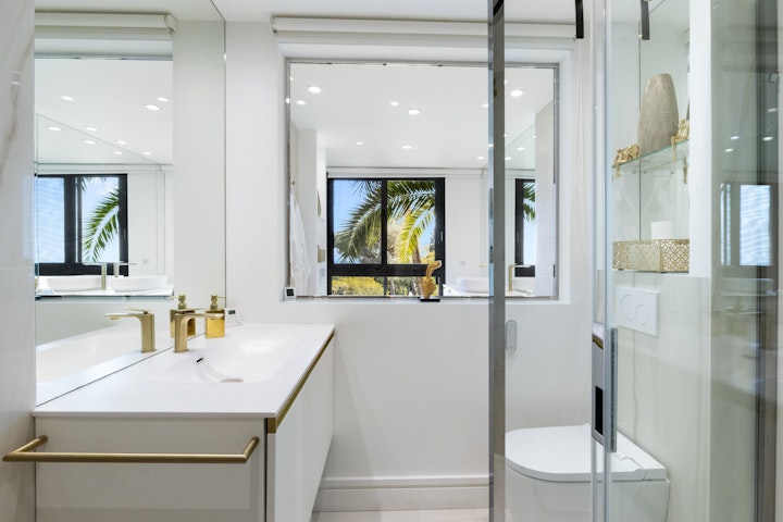 Bathroom photo