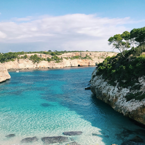 The Platja de San Pere beach is a ten-minute walk away