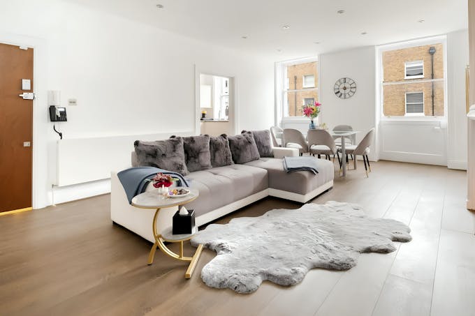 The Cosmopolitan Era